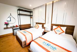 Phòng Đôi hoặc Hai Giường Đơn Loại Sang Hướng Thành Phố (Deluxe Double or Twin Room with City View)