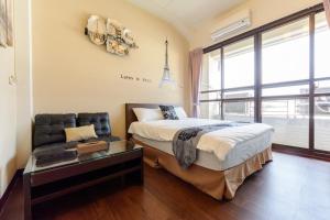Nhà 7 Phòng ngủ (Seven-Bedroom House)
