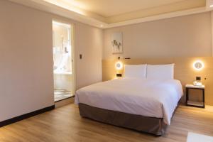 Phòng Tiêu Chuẩn Giường Đôi (Standard Double Room)
