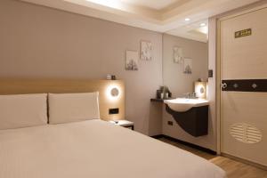Phòng Tiêu Chuẩn Giường Đôi (Nhận phòng sau 15:00) (Standard Double Room (Check-in after 15:00))