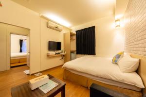 Phòng Gia đình có 2 Phòng ngủ (Family Room with Two Bedrooms)