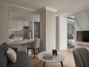 Junior Suite 1 phòng ngủ có giường King (1 Bedroom Junior Suite, 1 King)