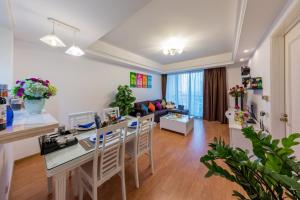 Căn Hộ 2 Phòng Ngủ (Two Bedroom Apartment )