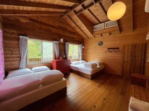 Phòng 4 người Nhìn ra cảnh Núi non (Quadruple Room with Mountain View)