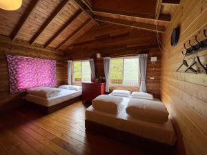 Phòng 4 người Nhìn ra cảnh Núi non (Quadruple Room with Mountain View)