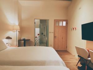 Phòng Hai Giường Đơn Loại Sang (Deluxe Twin Room)