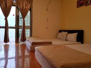 Phòng 4 Người (Quadruple Room)