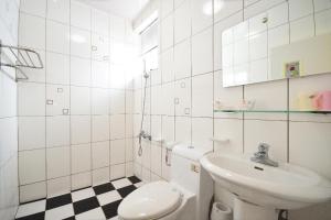 Phòng 3 người với Phòng tắm Chung (Triple Room with Shared Bathroom)