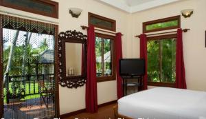 Bungalow với Sân hiên (Bungalow with Patio)
