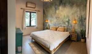 Phòng Có Giường Cỡ King Nhìn Ra Hồ Bơi (King Room with Pool View)