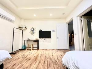 Phòng 2 Giường Đơn Với Phòng Tắm Riêng (Twin Room with Private Bathroom)