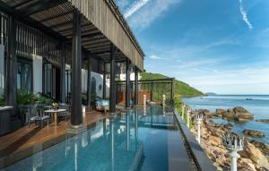Dinh Thự Royal 2 Phòng Ngủ (Two-Bedroom Royal Residence)