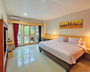 Phòng Loại Sang Giường Đôi Có Ban Công Và Hướng Núi (Deluxe Double Room with Balcony and Mountain view)