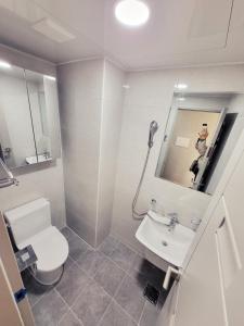 Phòng Lớn 2 Giường Đơn (Large Twin Room)