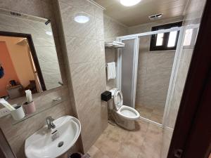 Phòng Tiêu Chuẩn Giường Đôi (Standard Double Room)