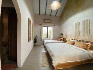 Phòng Có Giường Cỡ King Nhìn Ra Hồ Bơi (King Room with Pool View)