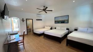 Phòng Gia Đình Hướng Vườn (Family Room Garden View)
