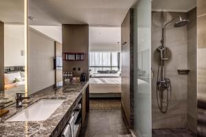 Phòng Gia Đình Loại Sang (Deluxe Family Room)