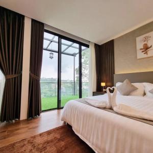 Biệt Thự Có Hồ Bơi Riêng (Villa with Private Pool)