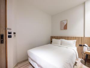 Phòng Giường đôi Tiêu chuẩn - Tầng 1 (Standard Double Room - First Floor)
