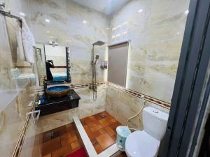 Phòng Tiêu Chuẩn Giường Lớn (Standard King Room)