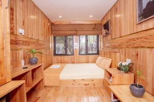 Phòng Giường Đôi Có Sân Trong (Double Room with Patio)
