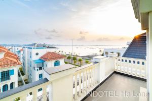 Suite Deluxe Nhìn Ra Thành Phố (Deluxe City View Suite)