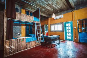 1 Giường Tầng trong Phòng Tập Thể có Phòng Tắm Chung - Cả Nam và Nữ, Không Hút Thuốc (1 Bunk Bed in Dormitory with Shared Bathroom - Mixed, Non-Smoking)