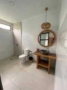 Phòng Tiêu Chuẩn Giường Đôi Lớn (Standard Queen Room)