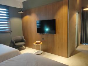 Phòng Đôi Tiêu Chuẩn Có 2 Giường Đôi (Standard Double Room with Two Double Beds)
