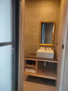 Phòng Đôi Tiêu Chuẩn Có 2 Giường Đôi (Standard Double Room with Two Double Beds)