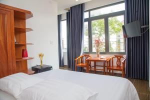 Phòng Hai Giường Đơn Loại Sang (Deluxe Twin Room)