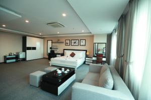 Suite Nhìn Ra Thành Phố (Suite with City View)