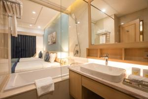 Phòng Loại Sang Hướng Nửa Đại Dương 2 Giường Đơn (Deluxe Twin Half Ocean View)