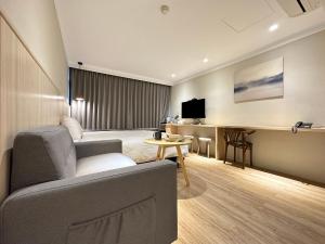 Sofa Double Room