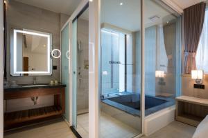 Phòng Cao Cấp Plus 2 Giường Đơn – Cấm Hút Thuốc (Superior Twin Plus Room - Non-Smoking)