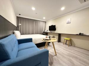 Sofa Double Room