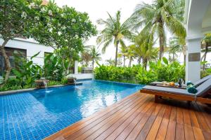 Biệt Thự Có Hồ Bơi Riêng (Villa with Private Pool)