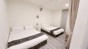 Phòng Bốn Người Có Phòng Tắm Riêng (Quadruple Room with Private Bathroom)