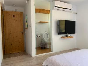 Phòng Tiêu Chuẩn Giường Đôi (Standard Double Room)