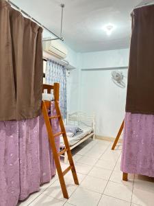 Giường Trong Phòng Nghỉ Tập Thể 8 Giường Cho Cả Nam Và Nữ (Bed in 8-Bed Mixed Dormitory Room)