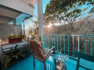 Phòng Giường Đôi Nhìn Ra Núi (Double Room with Mountain View)