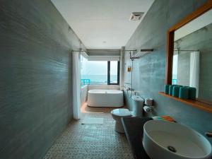 Phòng Superior 2 Giường Đơn Nhìn Ra Biển (Superior Twin Room with Sea View)