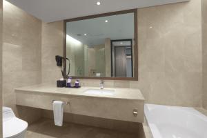 Suite Hạng Doanh Nhân (Business Suite)