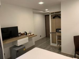 Phòng Giường Đôi Có Phòng Tắm Riêng (Double Room with Private Bathroom)