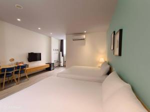 Phòng Có 2 Giường Cỡ Queen (Queen Room with Two Queen Beds)
