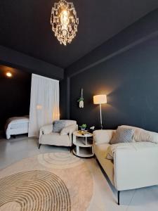 Phòng Deluxe Giường Đôi Với Ban Công và Tầm Nhìn Ra Biển (Deluxe Double Room with Balcony and Sea View)
