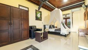 Phòng Giường Đôi Có Ban Công (Double Room with Balcony)