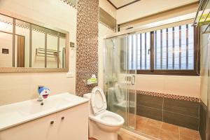 Phòng 4 Người Có Ban Công (Quadruple Room with Balcony)