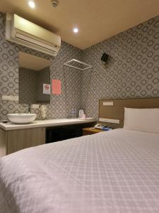 Phòng Tiêu Chuẩn Giường Đôi (Standard Double Room)